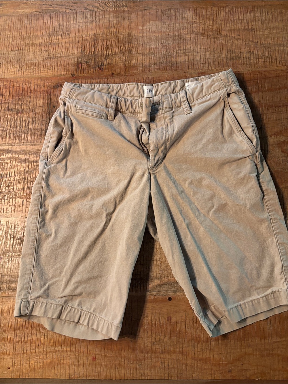 GAP Men's Light Khaki Flat Front Shorts